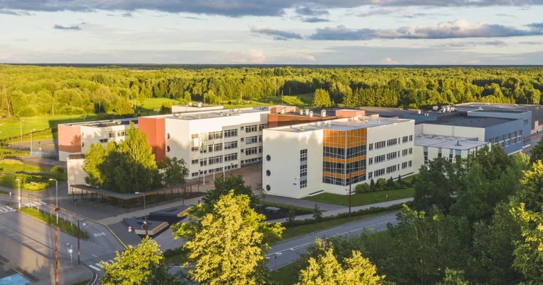 Jüri koolipere ootab uut juhti, õppetöö jätkub