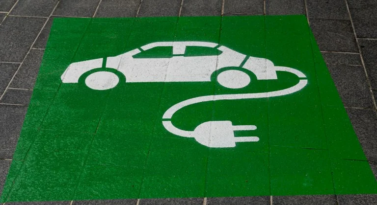 Kütusekulu Eestis: arvuta bensiini, diisli ja elektri hind